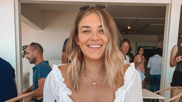 We gaan voor een diner voor twee met plus size-model Kate Wasley