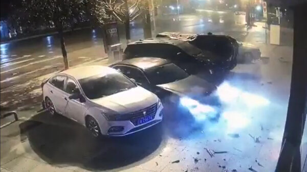 Brokkenpiloot kan zijn auto afschrijven maar staat wel keurig geparkeerd