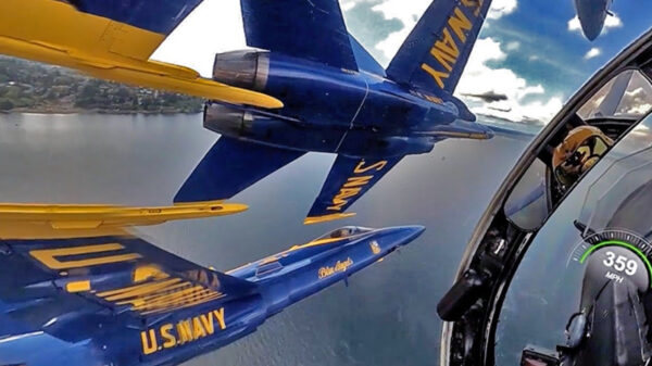 Even een stukje meevliegen met de Blue Angels tijdens een luchtshow