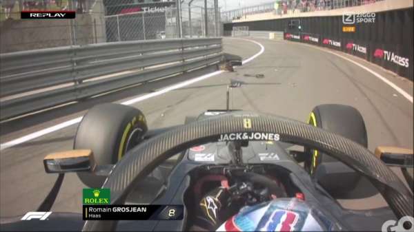 Grosjean laat zien waarom 'ie de baguette van de F1 is en crasht in de pitstraat