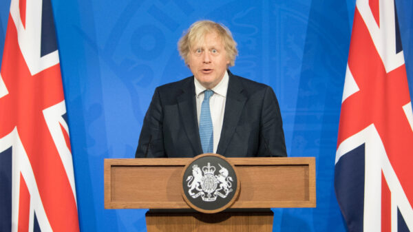 Engeland is er klaar mee en gooit ALLE coronamaatregelen overboord, of toch niet?