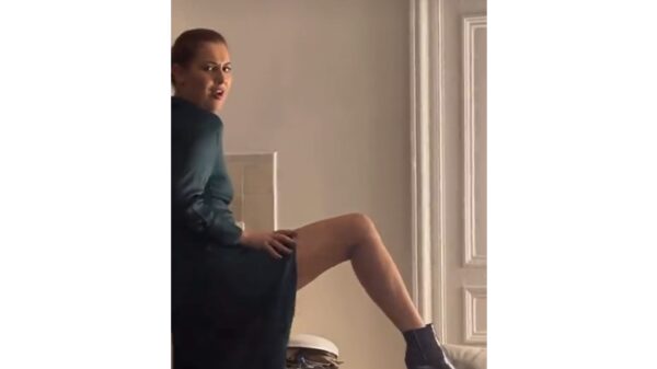 Gezellig avondje met de meiden eindigt rollebollend over de bank