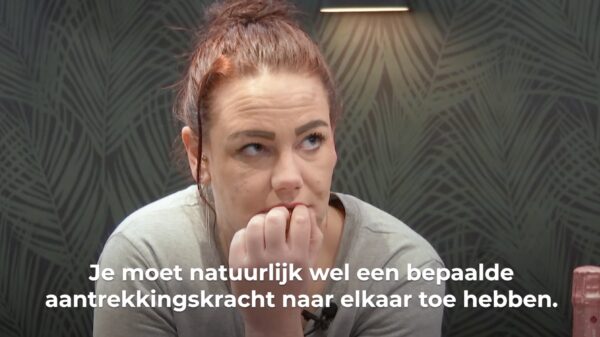 Hoe een simpele vraag leidt tot een mega ongemakkelijke sfeer in Lang Leve de Liefde