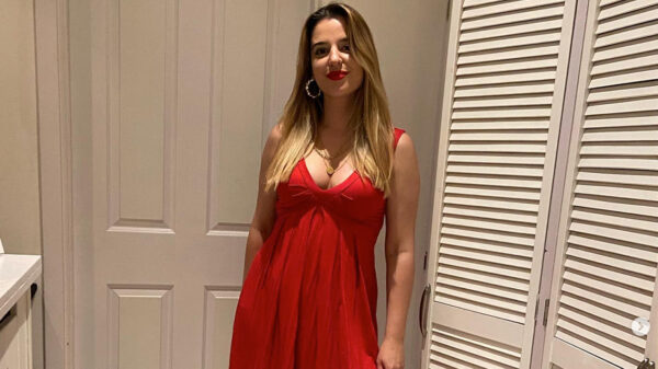 Dit is de 32-jarige dochter van de bekende hardcore-legende Paul Elstak: Melanie