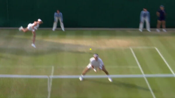 Waarom je nooit met een vrouw moet dubbelen op de tennisbaan