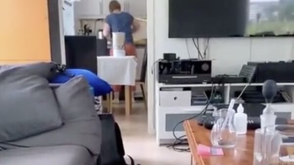 HEY, wie zei hier psspsspsspss?