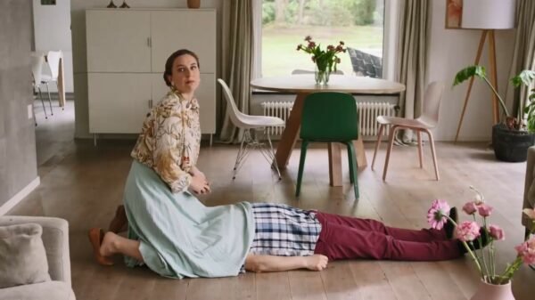 Maar Thea, op wiens gezicht zit jij daar?