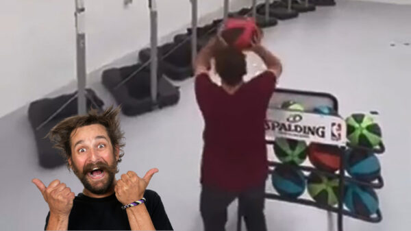 Scherpschutter met aimbot legt elke bal keurig in het netje