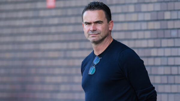 Marc Overmars per direct weg bij Ajax na versturen grensoverschrijdende berichten aan vrouwelijke collega's