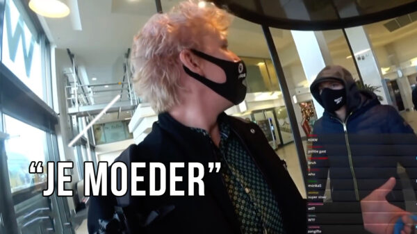 Twitcher Serpent bedreigd en geslagen in een winkelcentrum na opmerking "je moeder"