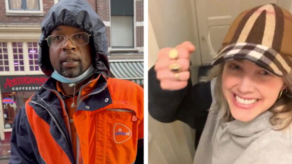 Ach wat schattig: Nellie Benner trakteert postbode op "geheel belangeloos" cadeautje