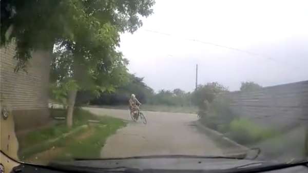 Dashcam legt dramatisch ongeluk in de Tour de Frans vast; wielerwereld geschokt!