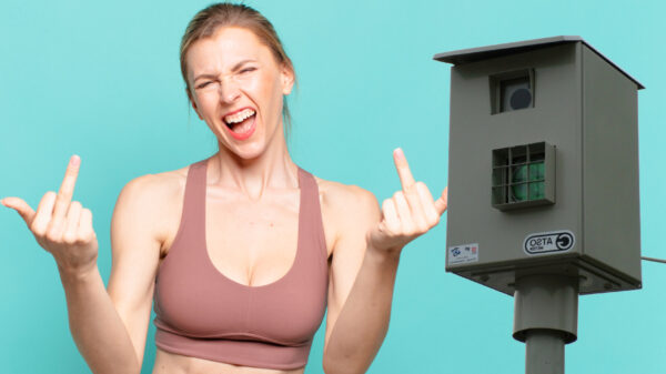 Middelvinger op je Duitse flitsfoto opsteken levert je een 60x zo hoge boete op