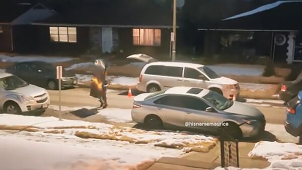 Yesss, mijn megagrootbeeld-tv wordt eindelijk geleverd!