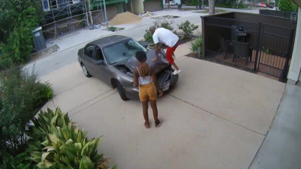 Voor het uitdeuken van je auto heb je helemaal geen dure garage nodig