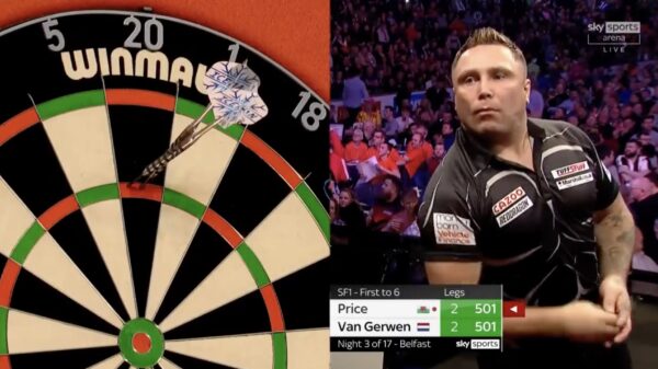 Gerwyn Price gooit twee negendarters tijdens de 3e ronde van de Premier League in Belfast