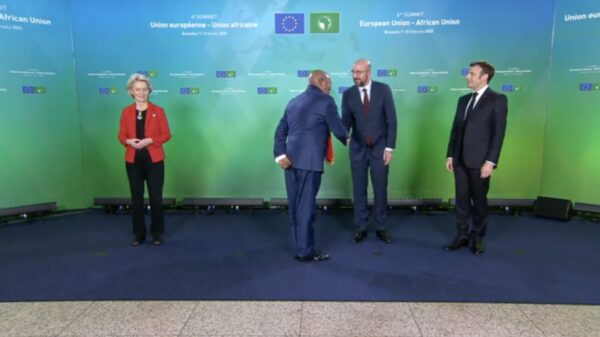 Europese Commissievoorzitter Ursula von der Leyen keihard genegeerd op wereldtoneel