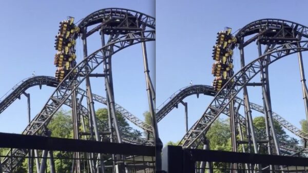 Achtbaan "Smiler" in pretpark Alton Towers blijft 20 minuten lang hangen op 30 meter hoogte