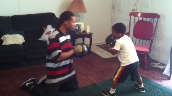 Mini-Mike Tyson bokst er nu al aardig op los