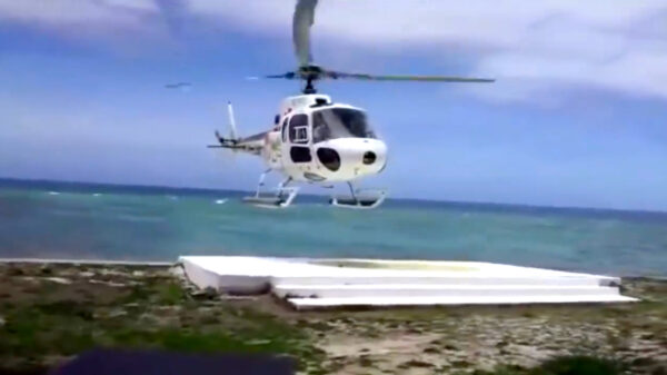 Een lading bijna-doodervaringen in één heftige billenknijpcompilatie