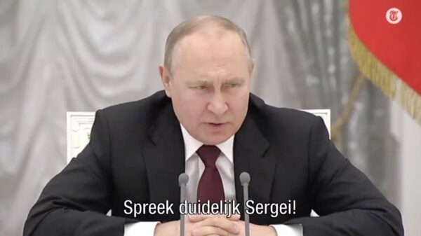 Vladimir Poetin haalt uit naar stotterende chef inlichtingendienst Sergei Naryshkin