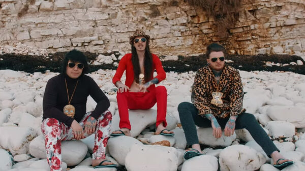 Als je videoclip niet geheel bij je muzieksoort past