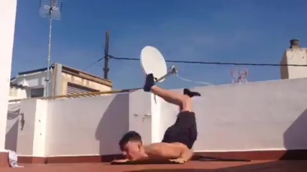 Patsertje kan tandjes rapen na knetterharde faceplant