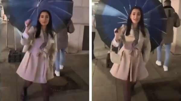 Mary Poppins ziet een verkeersbord over het hoofd