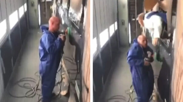 Lol op het werk: collegaatje een hartverzakking bezorgen