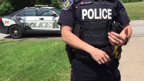 Als je de politie aan de deur krijgt omdat je een geintje over een walrus hebt getweet