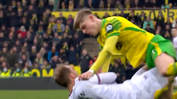 Williams wil potje matten op het veld, totdat hij ziet dat het Christian Eriksen is