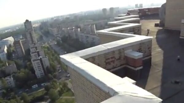 Stunten op dit metershoge parcours werd hem bijna fataal