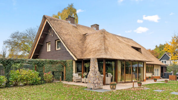 Voor slechts €1.295.000,- koop je deze superdikke jagersvilla in Bennekom