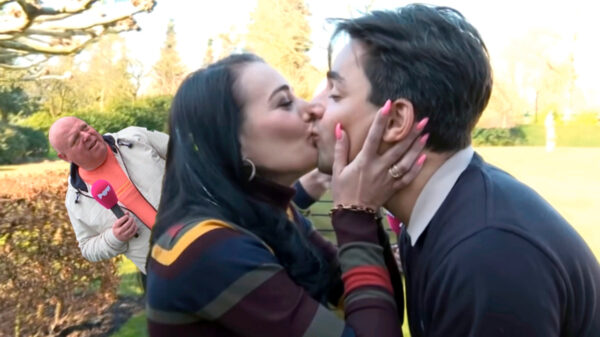 Ook Slijptol mag van Peter Gillis rustig even met Nicolleke zoenen