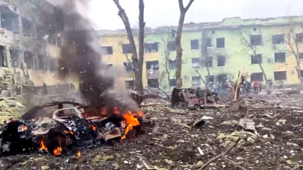 Bizarre beelden uit Marioepol: kinderziekenhuis compleet verwoest na Russische aanval