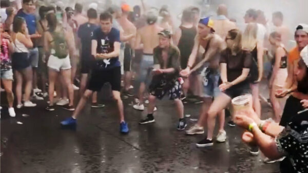 Nathan was afgelopen weekend op Tomorrowland en dat ging er weer lekker idioot aan toe