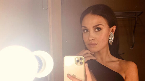 Met deze "very seksie foto" van Holly Mae Brood kom jij je weekend wel door