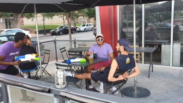 Watergevecht met willekeurige omstanders voor een lekker vrolijk momentje