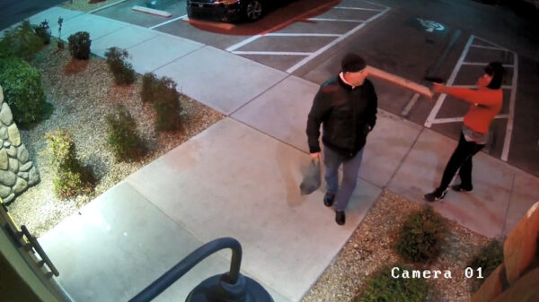 Oude eindbaas is totaal niet onder de indruk van gewapende overvaller