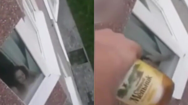 Als je je buurvrouw betrapt terwijl ze wordt aangeduwd