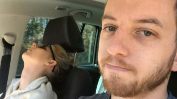 Man deelt hilarische hoogtepunten van een supergezellige roadtrip met zijn vriendin