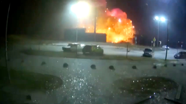 Gigantische explosie in een winkelcentrum van Kiev op video vastgelegd