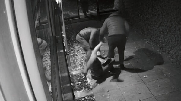 Politie geeft heftige beelden van brute mishandeling Mark Gillis vrij