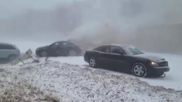 Minstens 5 doden bij enorme kettingbotsing door sneeuwval in Pennsylvania