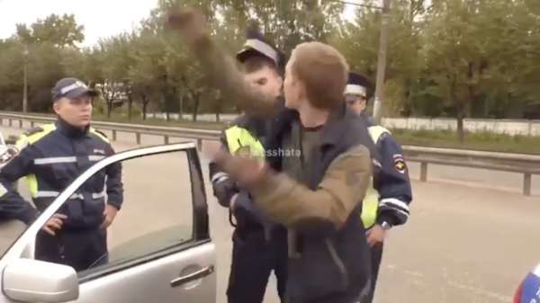 Protip: mep nooit het petje van een Russische agent van zijn hoofd
