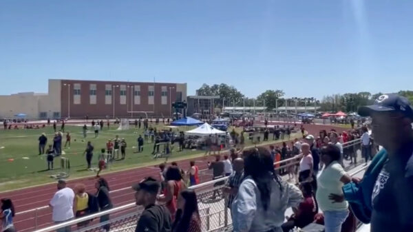 Middelbare scholier in Florida tijdens de race gesuckerpunched door mede-atleet