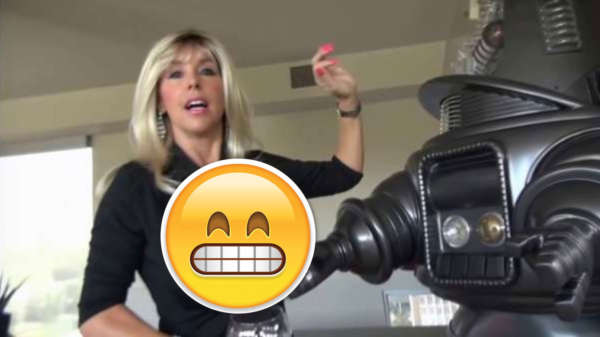 Gelukkige huisvrouw kan weer opgelucht ademhalen als haar robot is gemaakt