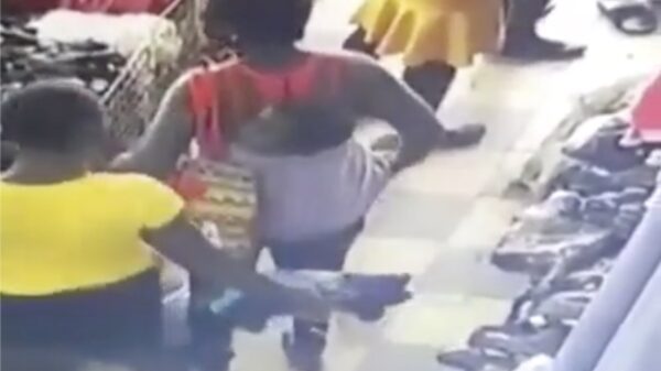 De geperfectioneerd vorm van proletarisch winkelen