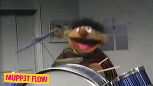 Classic: Bert en Ernie gaan keihard los op Insane in the Brain
