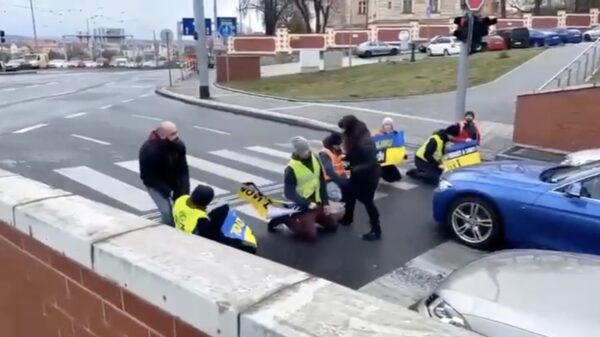 Praag heeft geen boodschap aan verkeersblokkerende activisten van Extinction Rebellion